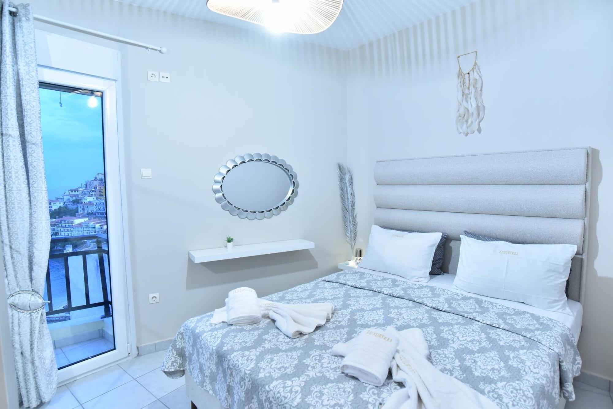 Infinity Blue Lux Suit Kavala Bagian luar foto