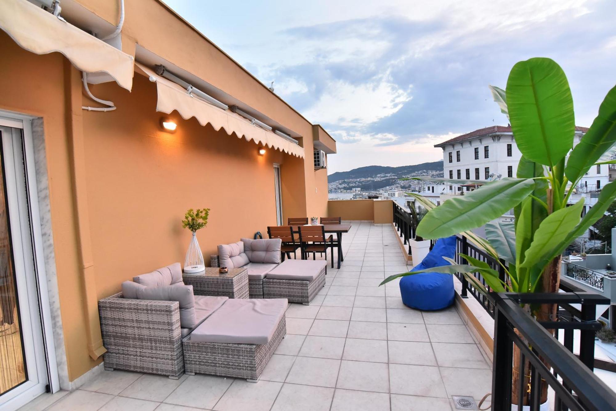 Infinity Blue Lux Suit Kavala Bagian luar foto